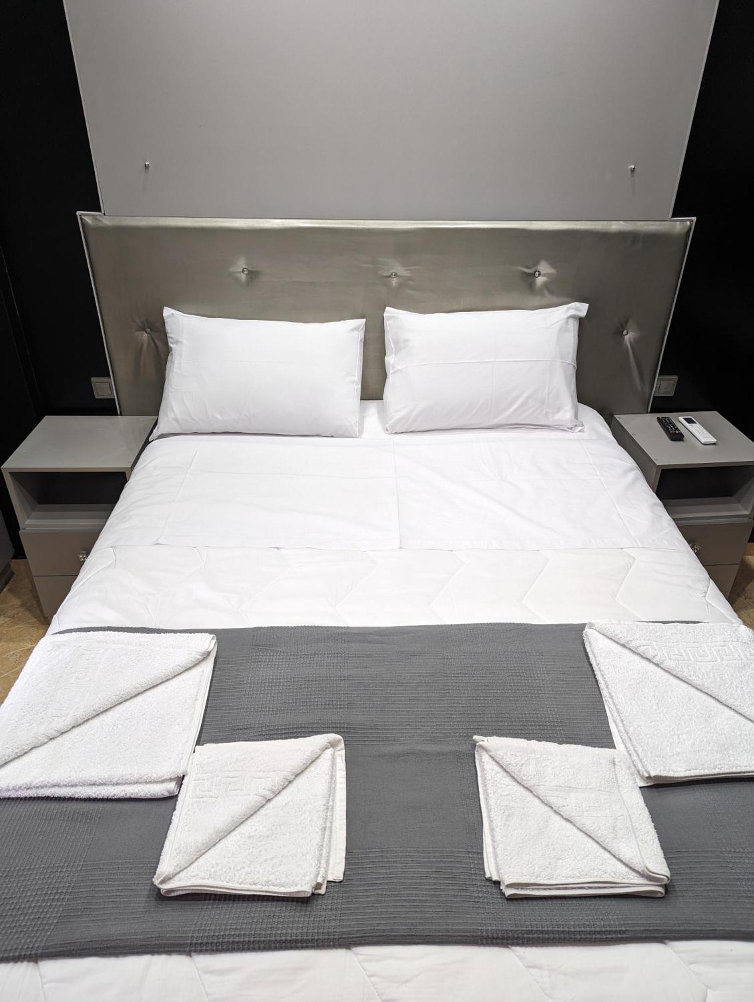 Modern Quiet Luxury Apartment Patra ภายนอก รูปภาพ