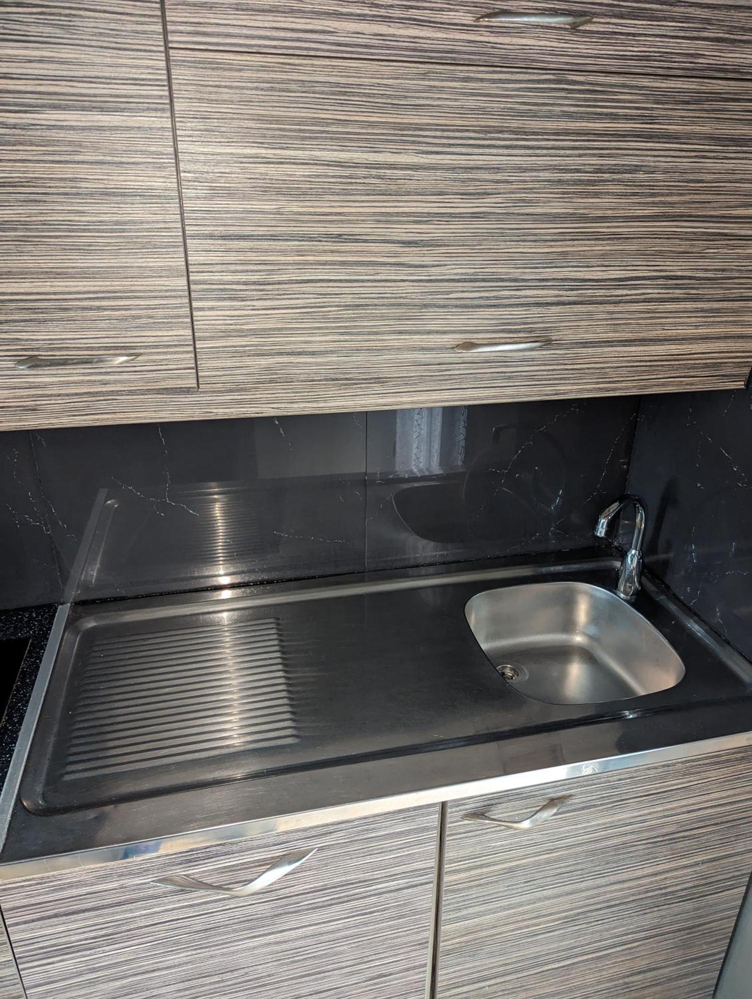 Modern Quiet Luxury Apartment Patra ภายนอก รูปภาพ
